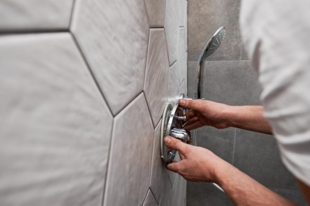 Moderniser votre plomberie et électricité, guide complet pour propriétaires